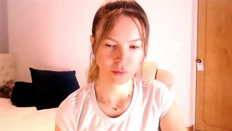 Anna online show from 11-19-25, 02:22