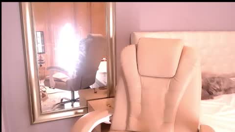 Anna online show from 12-05-25, 01:09