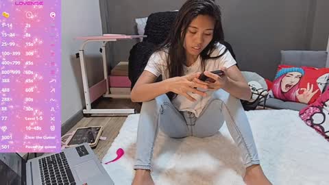 Snapshot of cherrycreme chatting on 02-04-25, 05:21 Cherry online show from 02-04-25, 05:21