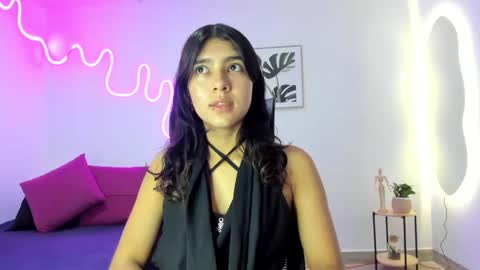 Snapshot of cherrydollxx chatting on 09-19-25, 12:06 C H E R R Y online show from 09-19-25, 12:06