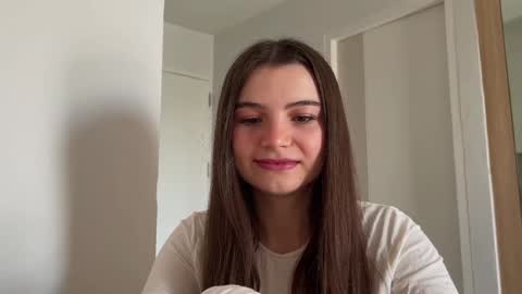 Snapshot of cherryelin chatting on 12-23-24, 05:17 Lina online show from 12-23-24, 05:17