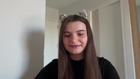 Snapshot of cherryelin chatting on 12-29-24, 08:00 Lina online show from 12-29-24, 08:00