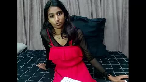 leah online show from 01-21-25, 05:05