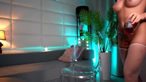 Julia online show from 11-18-25, 11:37