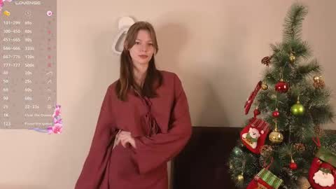 Loise online show from 12-18-25, 05:19