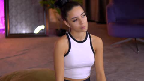 Selena online show from 12-11-24, 10:49