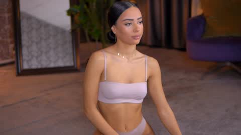 Selena online show from 01-30-25, 07:15