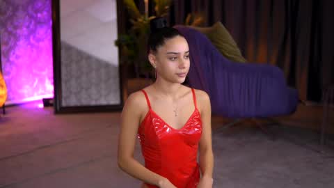 Selena online show from 02-15-25, 08:01