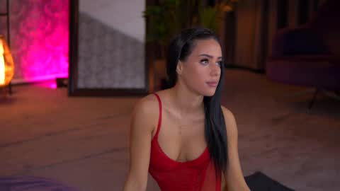 Selena online show from 02-27-25, 08:53