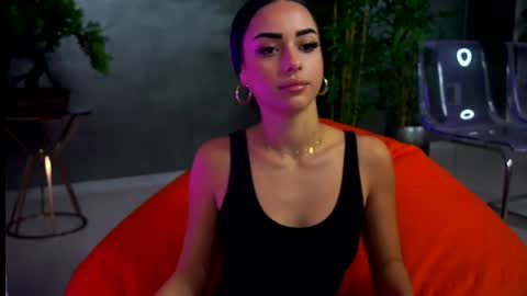 Selena online show from 09-17-25, 07:04