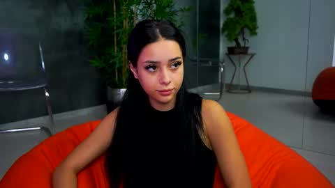 Selena online show from 09-22-25, 06:54