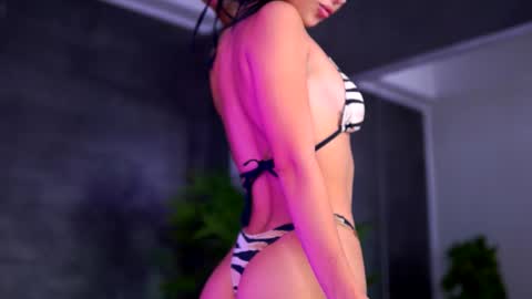 Selena online show from 09-26-25, 07:40