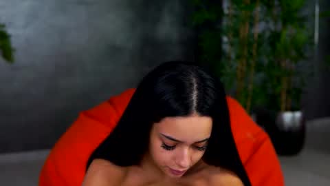 Selena online show from 10-24-25, 05:53