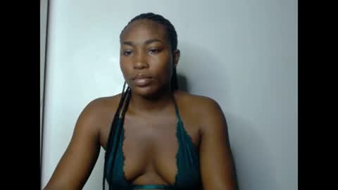 Snapshot of cherrywetpussy chatting on 06-25-26, 09:52 cherrywetpussy online show from 06-25-26, 09:52