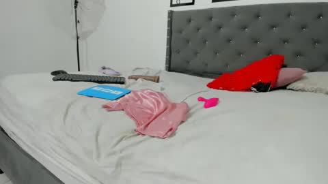 Snapshot of chey_petite chatting on 11-07-25, 02:22 chey_petite online show from 11-07-25, 02:22