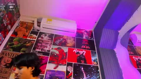 Snapshot of cheys_mast chatting on 05-27-26, 07:33 Cheys online show from 05-27-26, 07:33