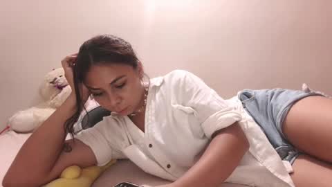 Snapshot of chiara_20 chatting on 05-26-26, 01:56 Airam online show from 05-26-26, 01:56