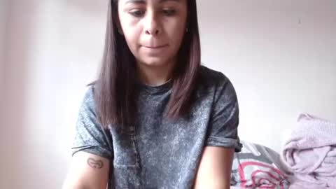 Snapshot of chiara_20 chatting on 06-21-26, 04:09 Airam online show from 06-21-26, 04:09