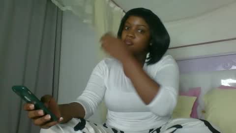 Queen online show from 02-02-26, 04:49