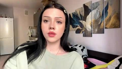Snapshot of chiekodavanzo chatting on 03-19-26, 12:20 Becky online show from 03-19-26, 12:20