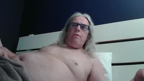 chiguitar online show from 02-14-26, 03:09