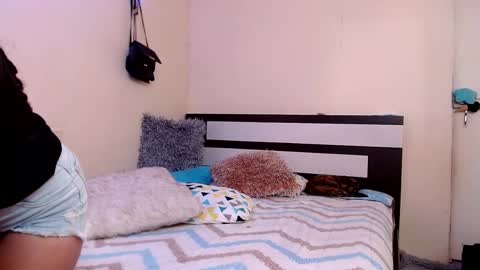 Snapshot of chikandela chatting on 09-29-25, 08:57 Valentina online show from 09-29-25, 08:57