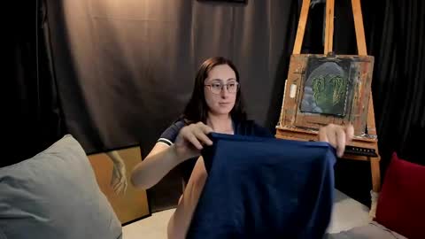 Snapshot of chilicheesebite chatting on 05-23-26, 05:39 Nina online show from 05-23-26, 05:39