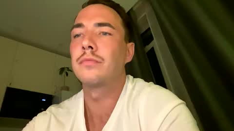 Snapshot of chill_guy13 chatting on 06-10-26, 10:19 ChillyVillie online show from 06-10-26, 10:19