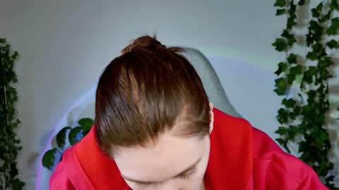 Snapshot of chillsnail_bro chatting on 03-05-26, 09:05 Bella online show from 03-05-26, 09:05