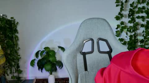 Snapshot of chillsnail_bro chatting on 03-06-26, 05:15 Bella online show from 03-06-26, 05:15