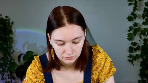 Snapshot of chillsnail_bro chatting on 03-09-26, 09:02 Bella online show from 03-09-26, 09:02