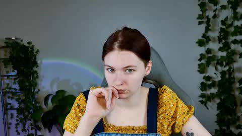 Snapshot of chillsnail_bro chatting on 03-10-26, 07:13 Bella online show from 03-10-26, 07:13