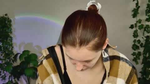 Snapshot of chillsnail_bro chatting on 03-23-26, 09:13 Bella online show from 03-23-26, 09:13