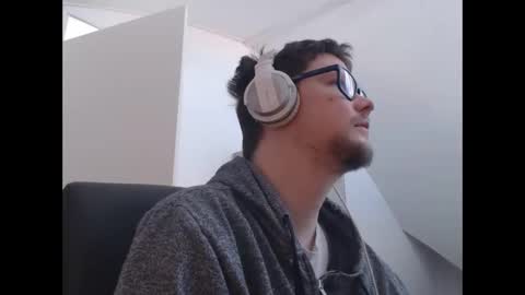 chillzonecam online show from 09-14-25, 10:03