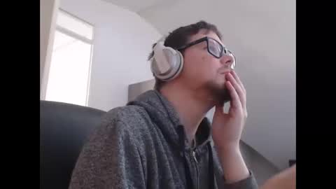 chillzonecam online show from 09-26-25, 03:16