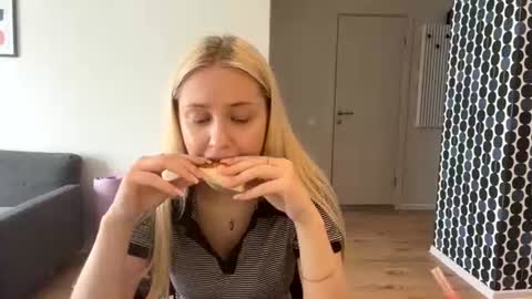 Chanelle online show from 07-23-26, 12:03