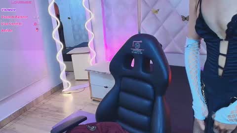 Snapshot of chipi_tay chatting on 03-18-26, 07:39 chipi_tay online show from 03-18-26, 07:39