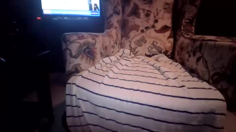 Snapshot of chippy70 chatting on 11-15-25, 08:55 chippy70 online show from 11-15-25, 08:55