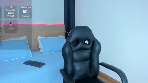 Snapshot of chiqui_milk1 chatting on 09-23-25, 07:06 Chiqui online show from 09-23-25, 07:06