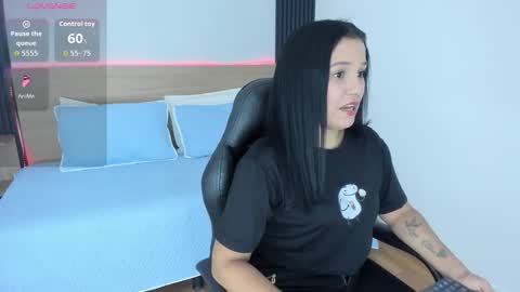 Snapshot of chiqui_milk1 chatting on 10-03-25, 07:11 Chiqui online show from 10-03-25, 07:11