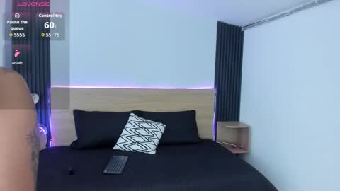 Snapshot of chiqui_milk1 chatting on 10-31-25, 07:37 Chiqui online show from 10-31-25, 07:37