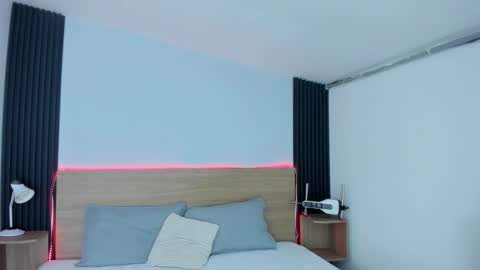 Snapshot of chiqui_milk1 chatting on 11-19-25, 07:14 Chiqui online show from 11-19-25, 07:14