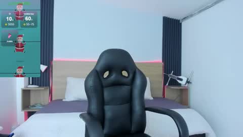 Snapshot of chiqui_milk1 chatting on 11-30-25, 06:23 Chiqui online show from 11-30-25, 06:23