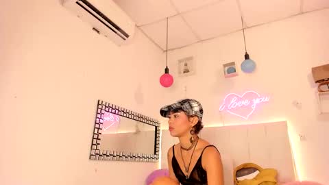 Snapshot of chiquibumbun chatting on 05-14-26, 12:50 sophia online show from 05-14-26, 12:50