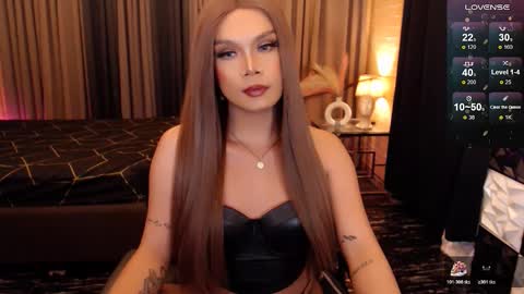 Snapshot of chixfranching chatting on 10-17-25, 08:22 Franching Lee online show from 10-17-25, 08:22