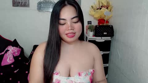 Snapshot of chixxypinay chatting on 10-15-25, 03:12 miss chixxie online show from 10-15-25, 03:12