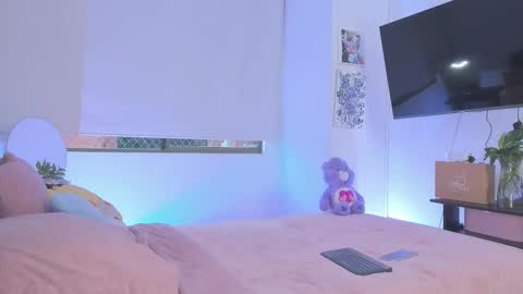 Snapshot of chloe__daviss chatting on 02-22-26, 10:52 CHLOE online show from 02-22-26, 10:52