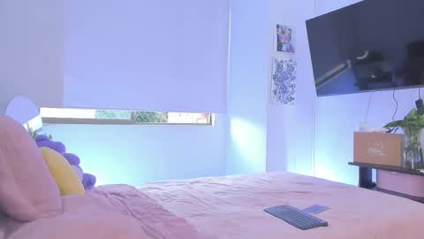 Snapshot of chloe__daviss chatting on 03-05-26, 06:15 CHLOE online show from 03-05-26, 06:15