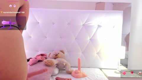 Snapshot of chloe__evans_ chatting on 01-16-25, 02:30 Chloe online show from 01-16-25, 02:30