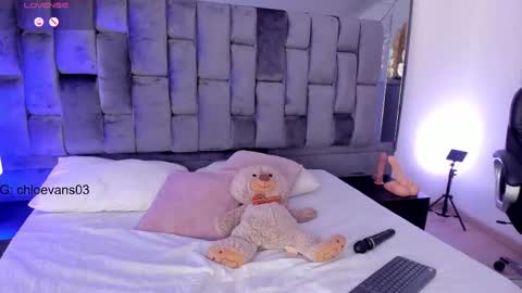 Snapshot of chloe__evans_ chatting on 02-20-25, 12:57 Chloe online show from 02-20-25, 12:57